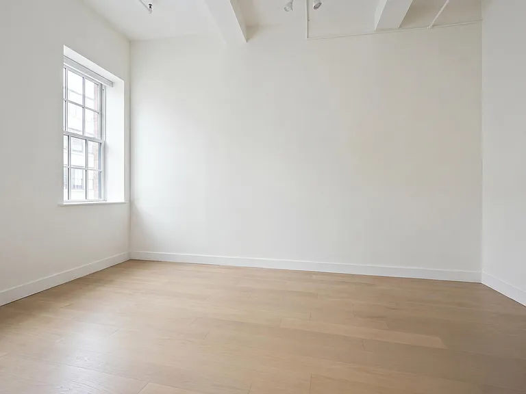 251 W 19th St #2C — Photo 5