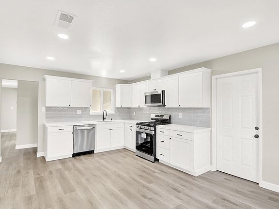 5th image of 1900 Ellison Dr