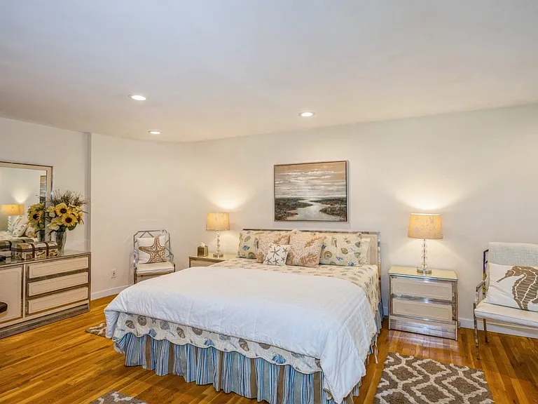 Peconic Hills Dr — Photo 12