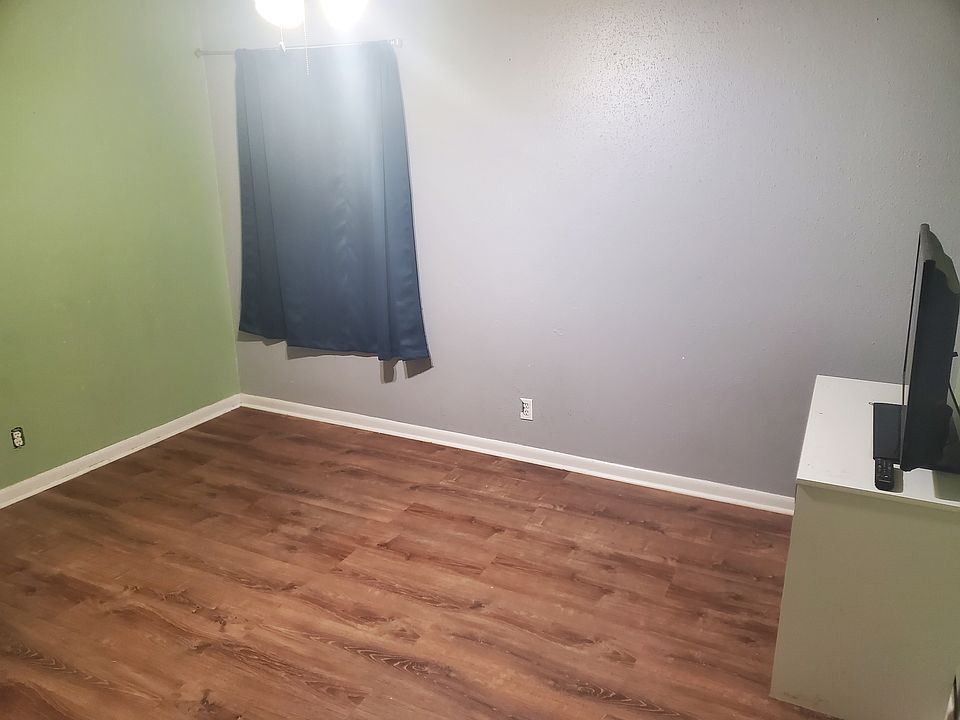 2nd image of 3514 University Ave