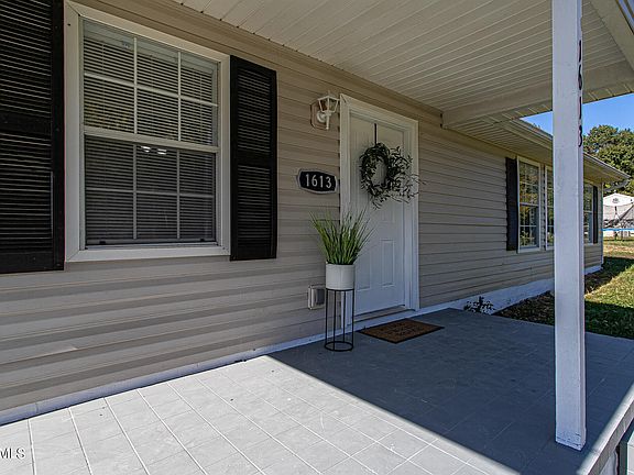 5th image of 1613 Robert Huff Ln