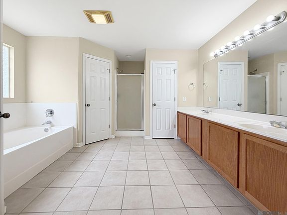 5th image of 23861 Waterford Ct
