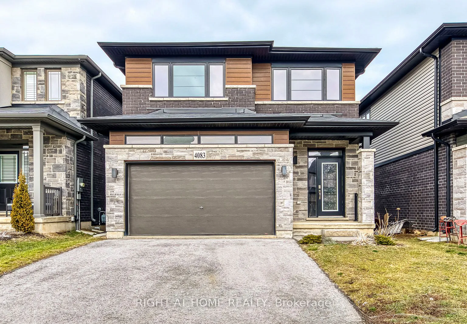 4 bed, $3,450 — Photo 1
