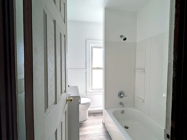 30 W Henry St — Photo 11