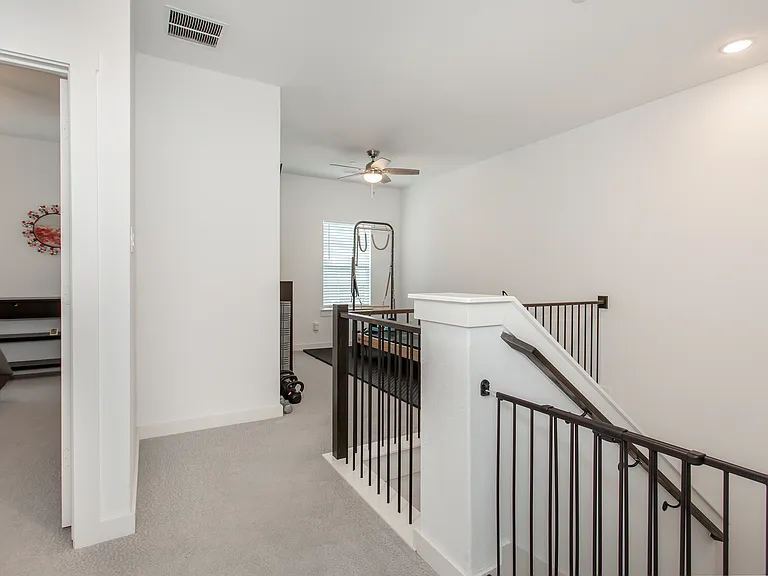 7667 Tiffany Dr — Photo 24