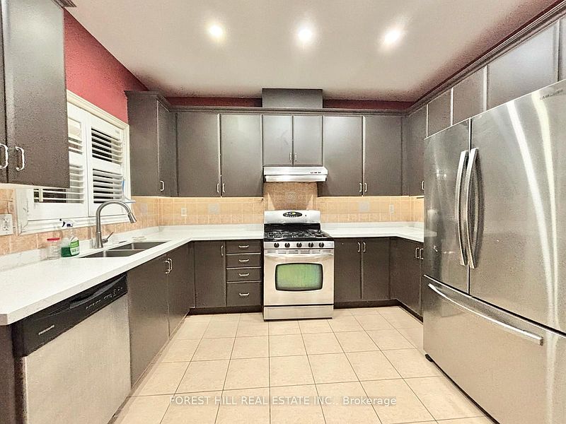 Brampton House for rent - 3 Bedrooms — photo 4