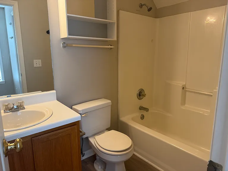 526 Greentree Ter — Photo 9