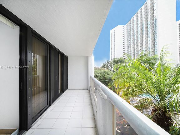 2nd image of 1717 N Bayshore Dr #A-1153