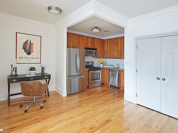 3rd image of 171 Engert Ave #10