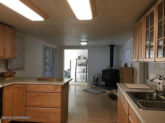 5th image of 1353 Sloan St