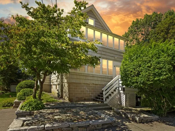19 Wentworth Ave, Stoughton, MA 02072