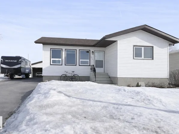 5713 43a St, Vegreville, AB T9C 1E3