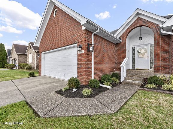 2nd image of 3906 Stone Hollow Dr