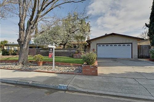 2nd image of 3570 Mauricia Ave