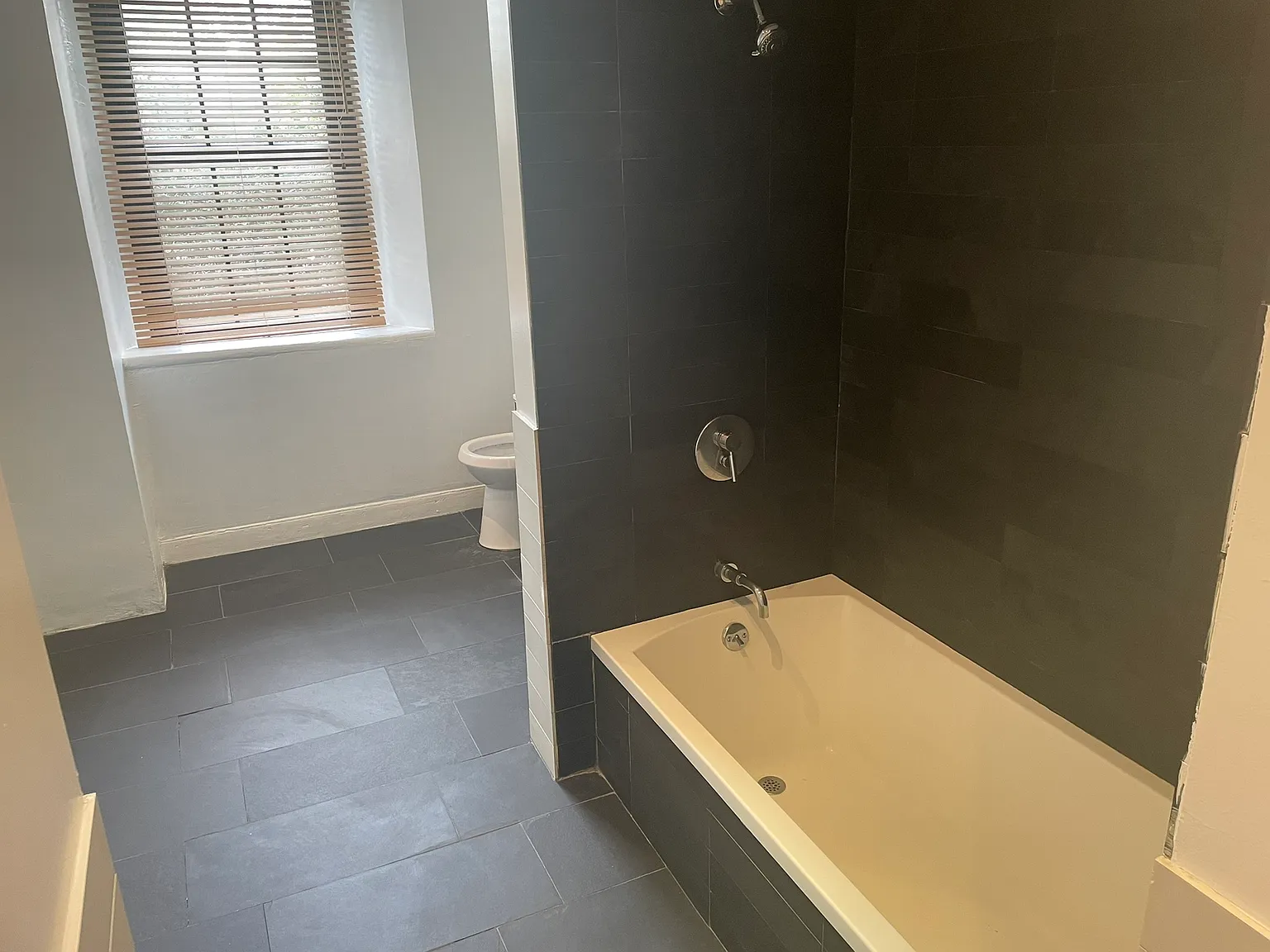 1 bed, 834 sqft, $1,600 — Photo 4