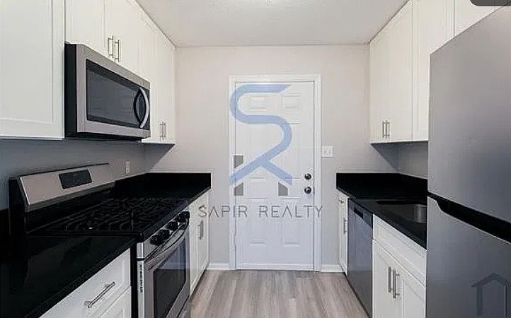 2nd image of 3300 College St Unit 7