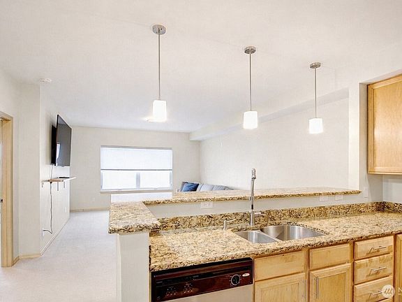 2nd image of 516 Darby Drive #306