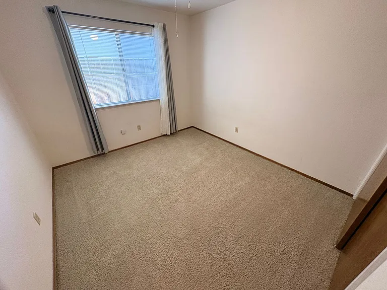 1253 Jamestown St — Photo 13