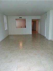 4th image of 3340 NE 190th St APT 709