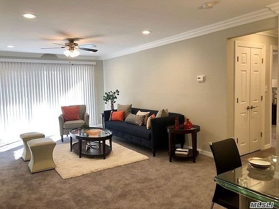 3rd image of 95 Westwood Dr APT 121