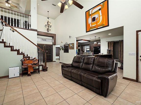 4th image of 3317 W Temple Dr