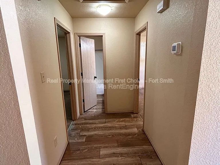 318 S 12th St — Photo 6