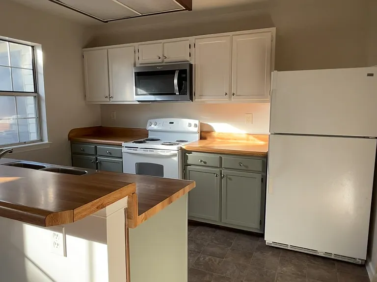 4664 Genoa Cir — Photo 5