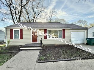 7512 Newton St, Overland Park, KS 66204