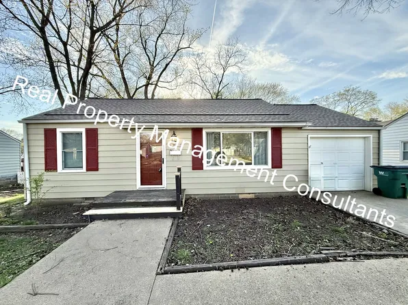 7512 Newton St, Overland Park, KS 66204