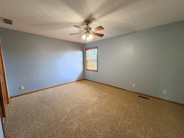 705 Hummingbird Ln — Photo 28