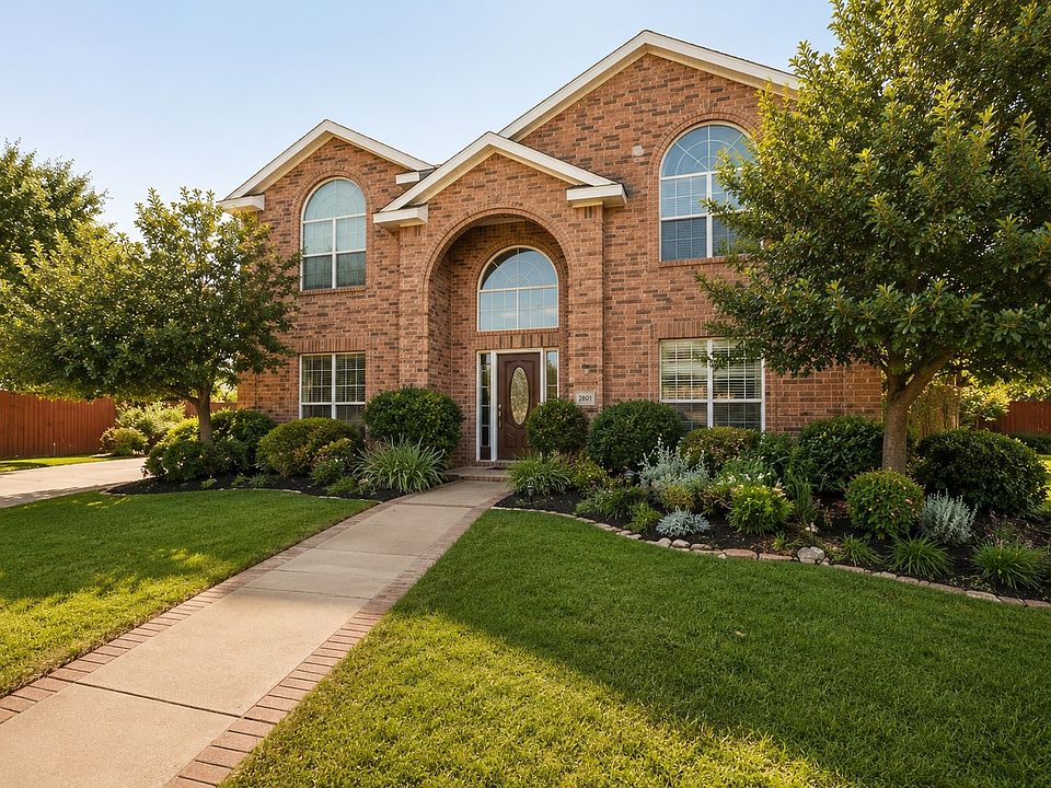 1st image of 3509 Mistletoe Ln