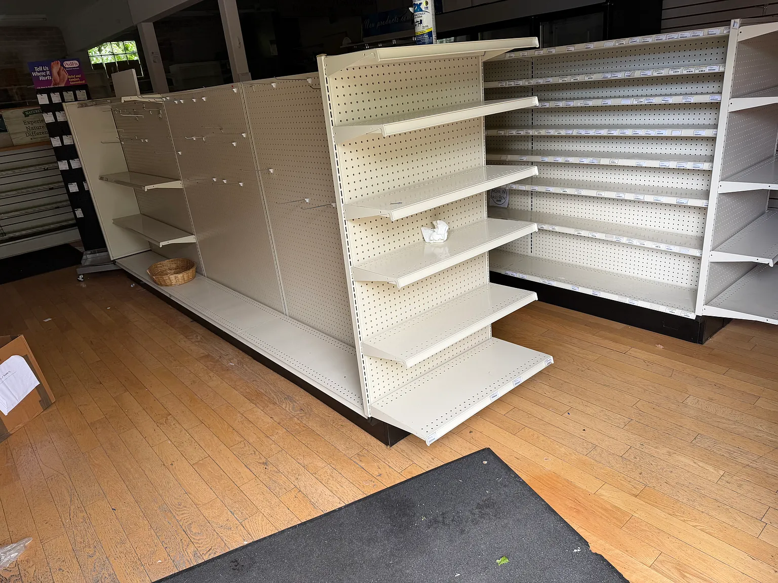 Studio, 1800 sqft, $3,600 — Photo 4