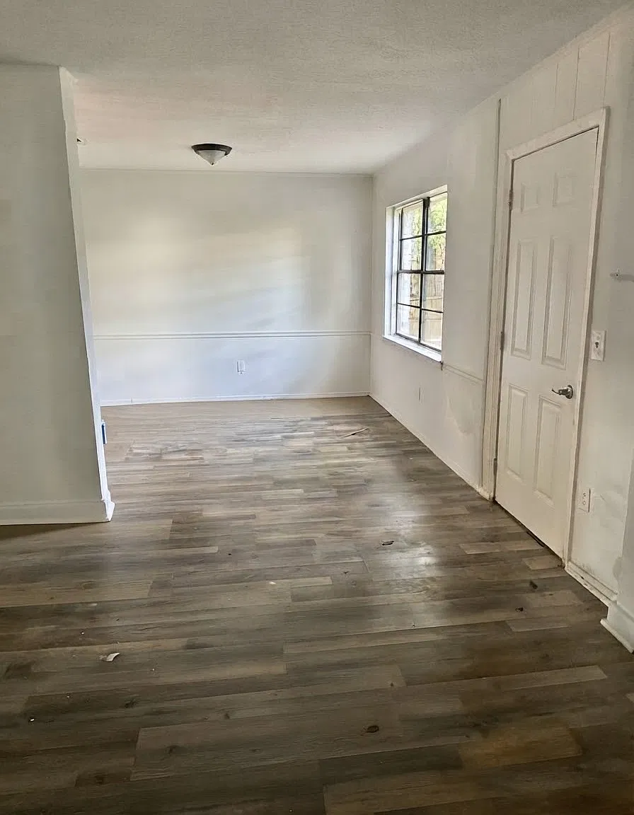 411 Shenandoah Rd N — Photo 3