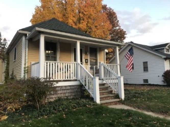 1st image of 418 Curry Ave