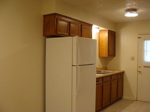 4th image of 2317 Briarwood Dr