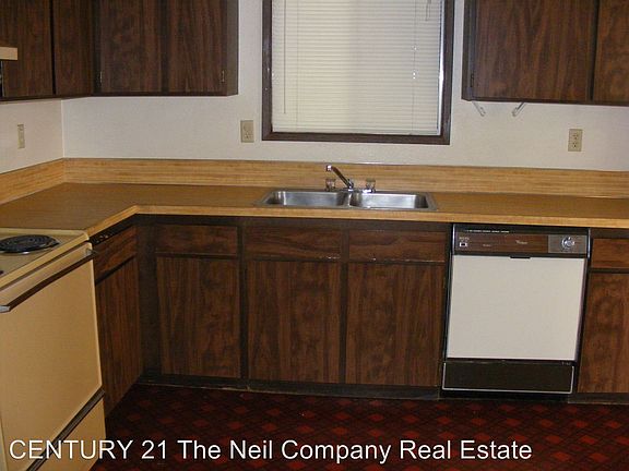 5th image of 131 Ash St