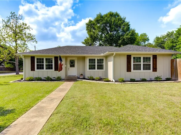 903 Lane St, Navasota, TX 77868