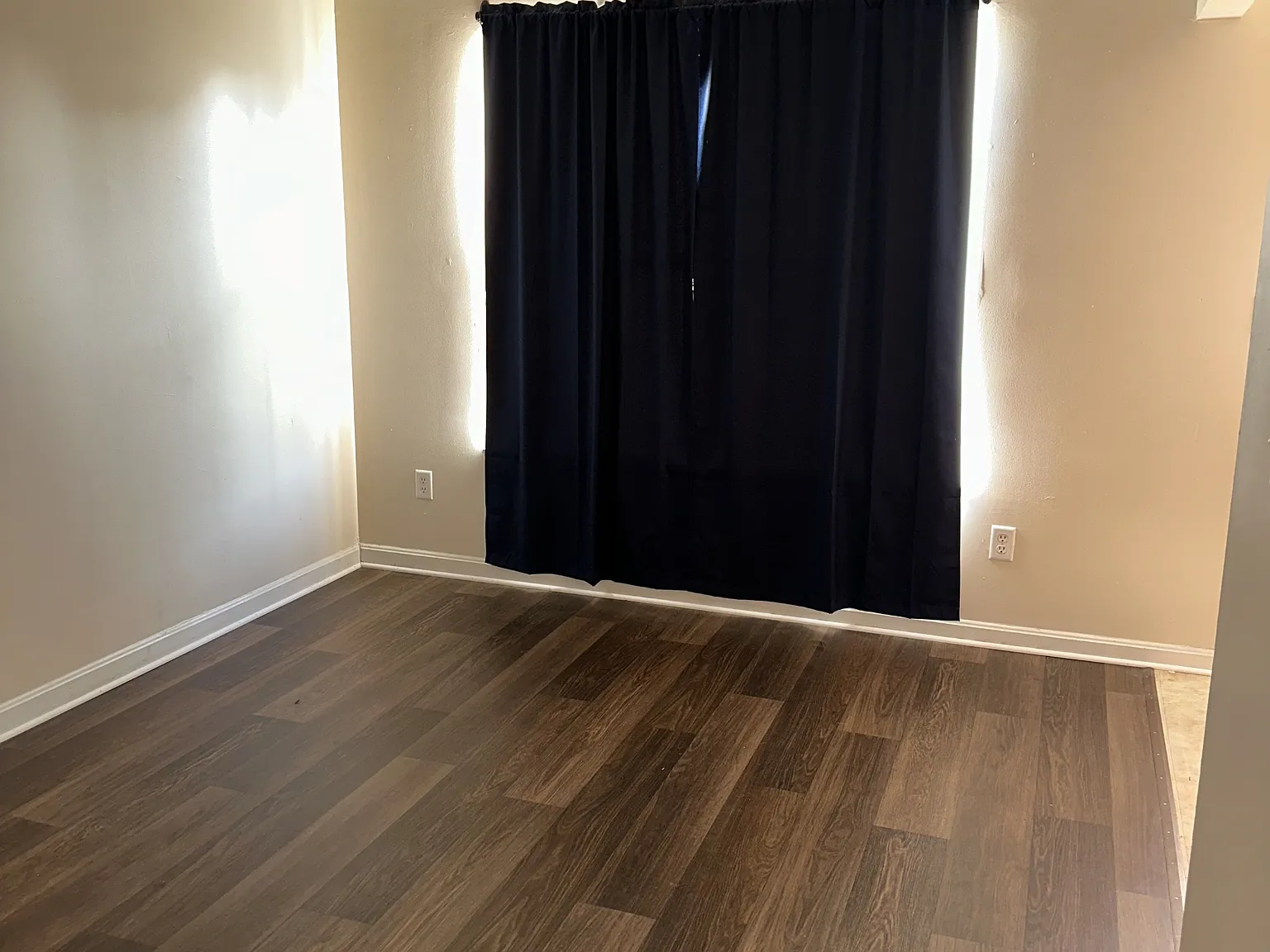 Cambridge Apartments - Unit 27 — Photo 1