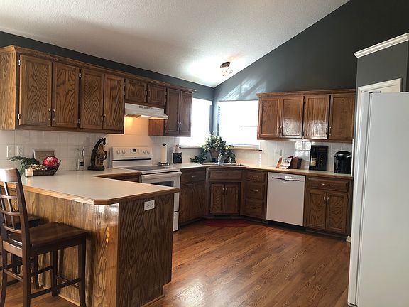 3rd image of 4309 NE 103rd Ct