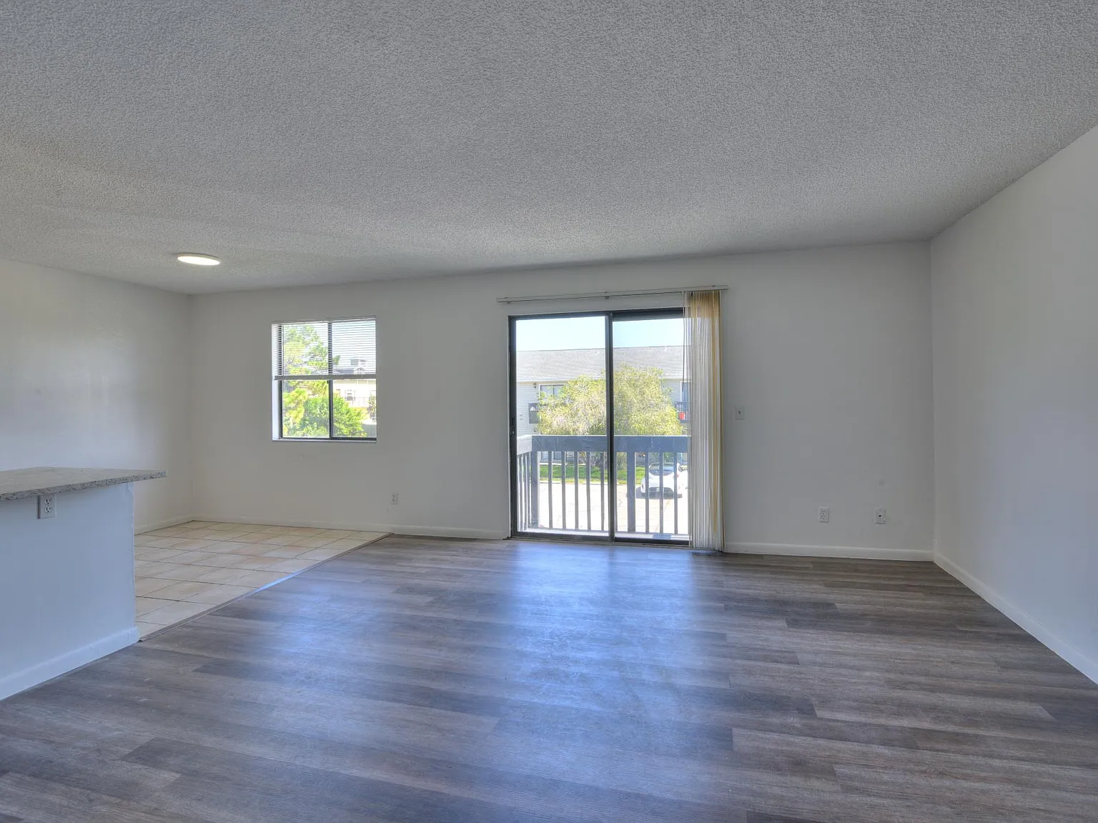 441 Mercury Ave SE — Photo 3