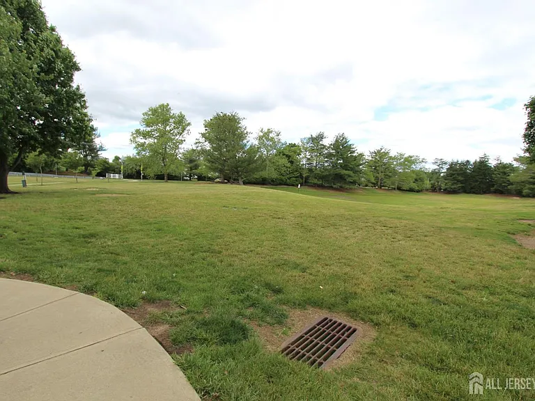 4707 Ravens Crest Dr — Photo 28