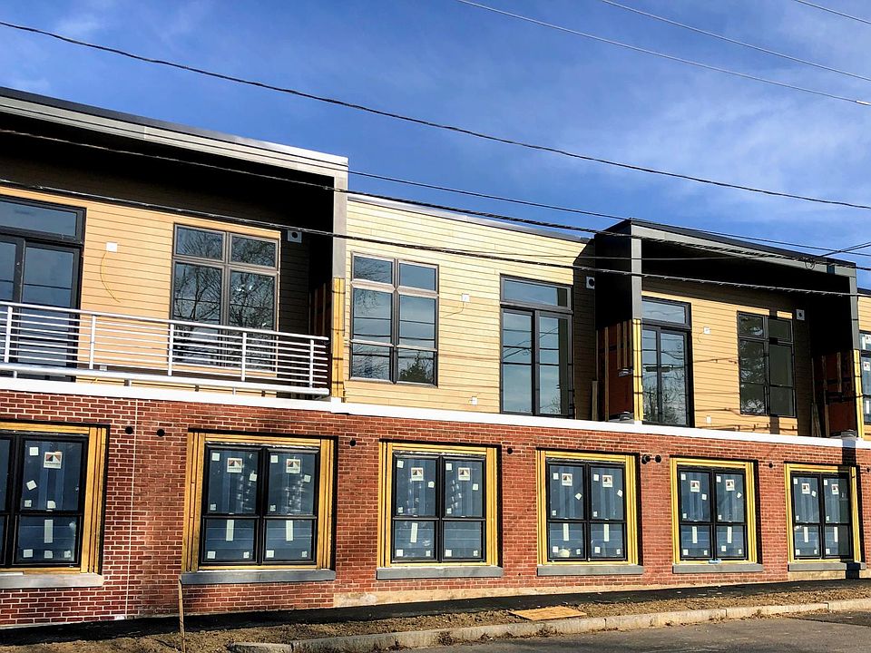 1st image of 204-30 Veterans Memorial Pkwy #204