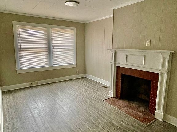3rd image of 2314 Sunset Ave