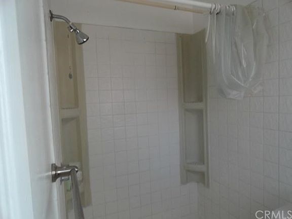 5th image of 651 S Broadmoor Ave