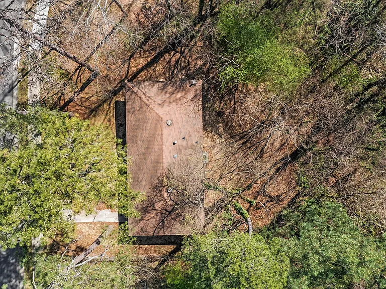 2604 Greyson St — Photo 8