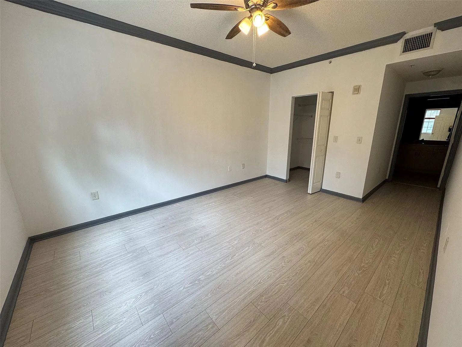 2 bed, 2.0 bath, 1240 sqft, $2,500 — Photo 4