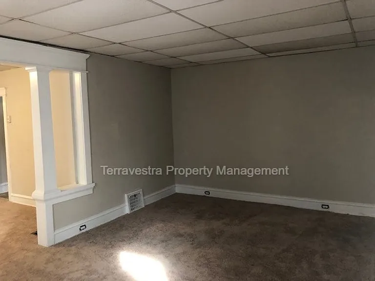 31 Lane Ave — Photo 20