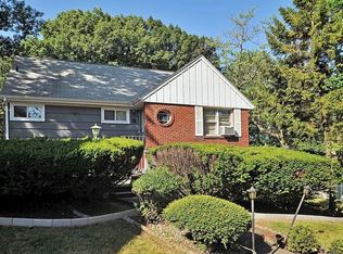 412 Fort Lee Rd, Leonia, NJ 07605