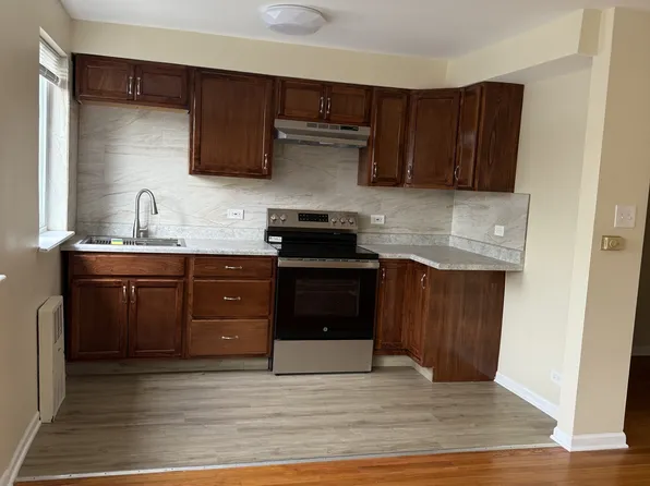 R & R Properties Group Llc - 6, 6931 W North Ave, Oak Park, IL 60302