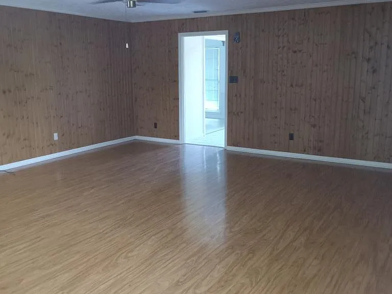 2243 Oakgrove Cir — Photo 10